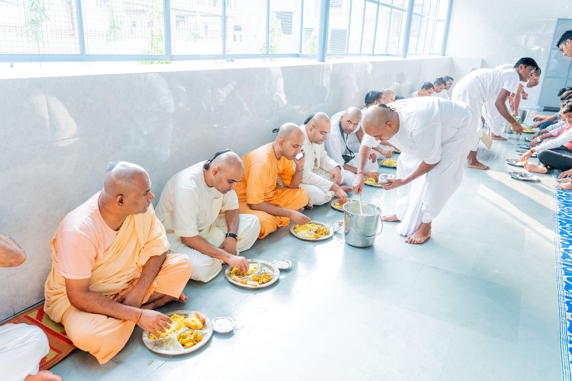 Sadhu Bhojan photograph 4